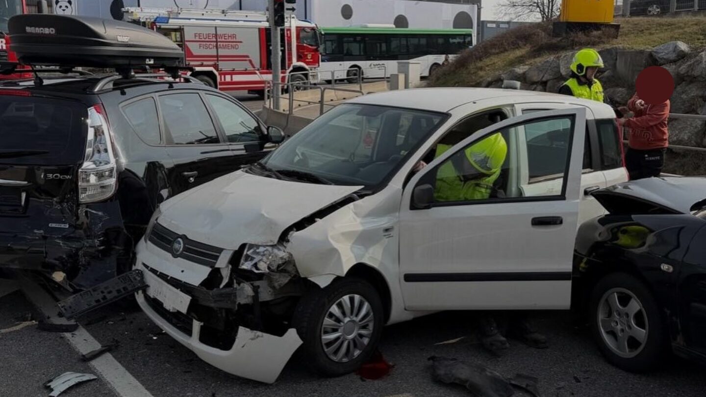 Verkehrsunfall im Kreuzungsbereich (Fischamend)