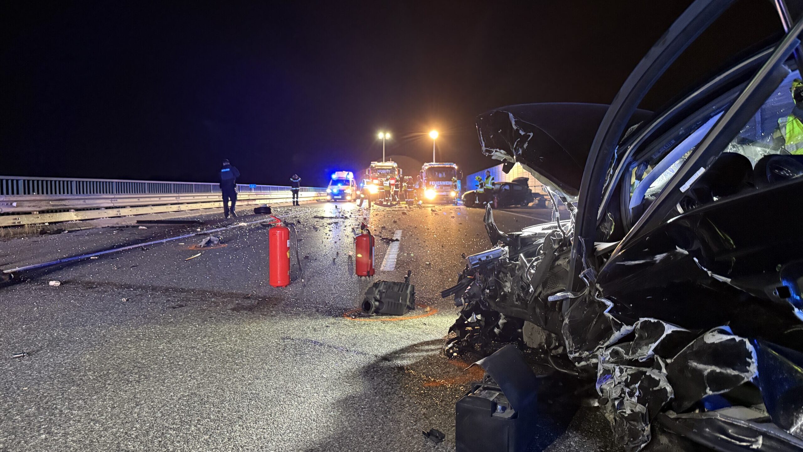 Schwerer Verkehrsunfall auf der B15